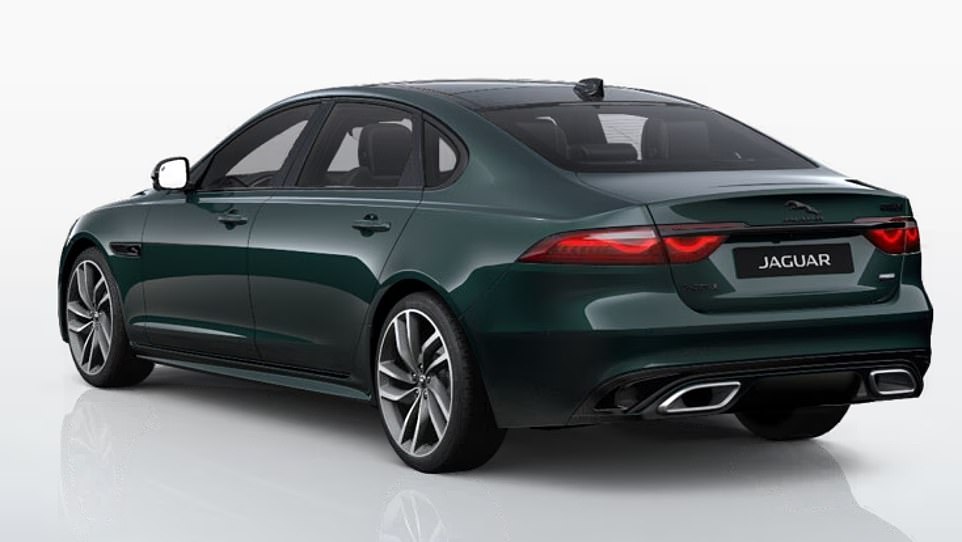 في المجموع ، يبلغ طوله 5.1 متر ، وهو ما يقرب من نفس Range Rover. كما أنه أطول من 300 سم من مساحة لوقوف السيارات في المملكة المتحدة. ميزات أخرى فريدة من نوعها في الإصدار الذكرى التسعين هي عجلات سبائك الألومنيوم مقاس 20 بوصة من خمسة بوصات وأجزاء خلفية وأجزاء خارجية أخرى. كما يأتي مع مقاعد أمامية قابلة للتعديل 16 اتجاهًا مع تدفئة ، وتهوية وتدليك وظائف ، ونظام صوت محيطي خطوط الطول ، ومجموعة من معدات الأمان ، بما في ذلك مراقبة البقع العمياء ، وتحذير التصادم الخلفي ، واكتشاف الزاوية العريضة.