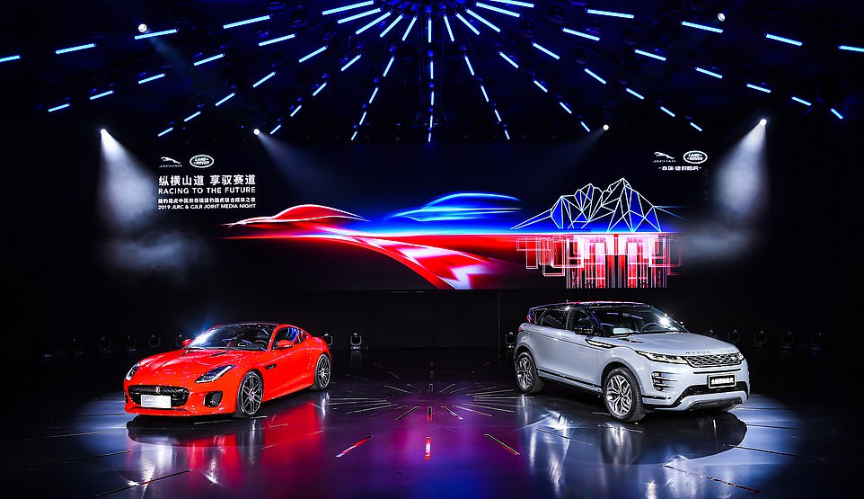 أكدت JLR مؤخرًا أن نموذج Jaguar لاول مرة في جميع أنحاء الكهروضوئية كجزء من علاماته سيتم تأخيره ولكنه لا يزال من المقرر أن يصل في عام 2026. كما تم تأجيل Range Rover Electric الجديد بالكامل حتى العام المقبل. سيكلف جاكوار EV الأول 