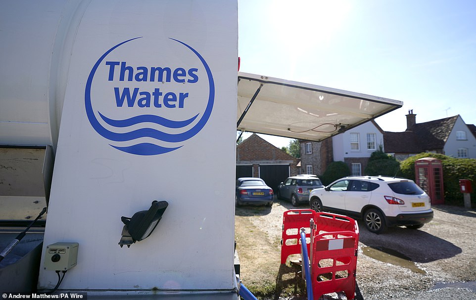 في الشهر الماضي ، سجلت Thames Water خسارة بقيمة 1.65 مليار جنيه إسترليني قبل الضريبة في عام 2024 ، والتي دفعت ديون صافية إلى حوالي 16.8 مليار جنيه إسترليني ، ارتفاعًا من 15.2 مليار جنيه إسترليني العام الماضي.