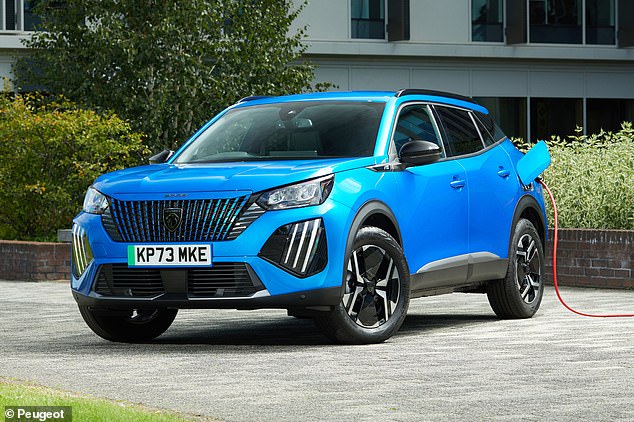 كما أن Peugeot E-2008 مؤهلة أيضًا للحصول على خصم 1،500 جنيه إسترليني بنطاق 2 بقيمة 1500 جنيه إسترليني ، كما أكد DFT