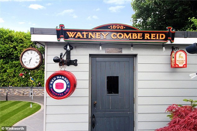Legendry: علامة Watney Combe Reid على حانة Karl Lake's Garden Pub