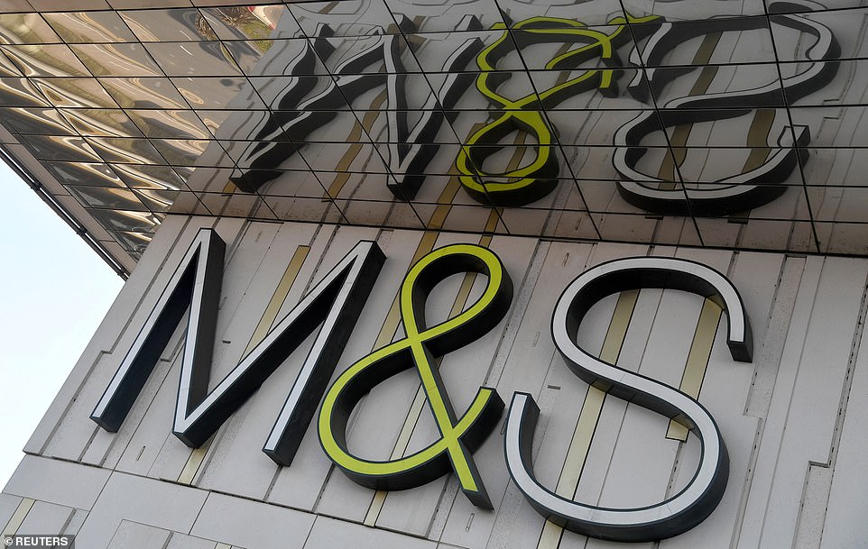 لكن Boss Stuart Machin وصف الاختراق بأنه عثرة في الطريق وقال إنه لن يوقف إحياء العمل. وحافظت M&S هذا الشهر على حصتها في السوق بنسبة 3.7 في المائة ، وهي نفس الشريحة التي عقدتها قبل عام.