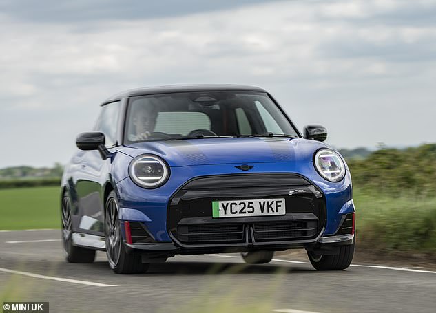 Mini John Cooper Works Electric يجلب بعض الحنين إلى حنين البوب البريطاني القديم الجيد في سوق Hot Hatch EV الجديد