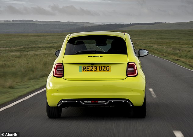 يصنع Abarth 152 حصانًا 500E يقول إنه