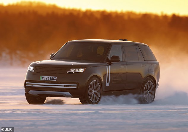 على النقيض من هذه EV الصغيرة بأسعار معقولة ، فإن JLR على أعتاب إطلاق أول مجموعة من جميع أنحاء النطاق الكهربائي ، والتي ستكلف في المنطقة 150،000 جنيه إسترليني