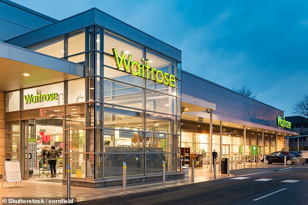 كان Waitrose أيضًا أغلى سوبر ماركت لقائمة أصغر من العناصر هذا الشهر ، حيث بلغ مجموعها 170.91 جنيهًا إسترلينيًا في المتوسط