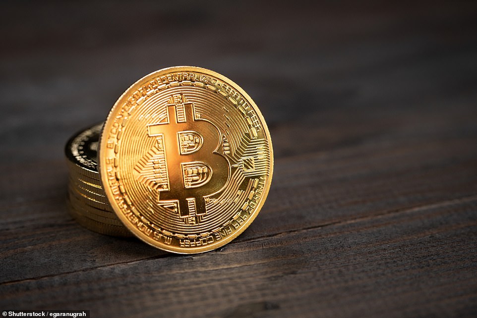 قال EasyGroup إن المستخدمين يمكنهم كسب مكافأة ترحيب بنسبة واحد في المائة على أول 5000 دولار من عمليات الشراء المتكررة التي يقومون بها كل شهر. يمكن للمستخدمين كسب ما يصل إلى 50 دولارًا من المكافآت المكافأة للأشهر الثلاثة الأولى إذا كان لديهم إعداد شراء متكرر. الشراء المتكرر هو شراء تشفير آلي يتبع جدولًا ثابتًا ، وغالبًا ما يستخدم لتنعيم تقلبات السوق كجزء من استراتيجيات التكلفة. يمكن تعيينها يوميًا أو أسبوعيًا أو نصف أسبوعي أو شهريًا.