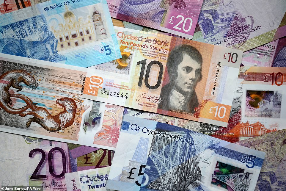 دفعت معدلات الادخار المتزايدة المزيد من الأشخاص على عتبة بدل الادخار الشخصي (PSA). لدى Savers جميعهم PSA ، مما يمنحهم 1000 جنيه إسترليني أو 500 جنيه إسترليني من ضريبة الفوائد ، لدافعي الضرائب الأساسي والارتفاع ، على التوالي. ومع ذلك ، فإن هذا ليس كل ما هو في اللعب ، لأن عتبات ضريبة الدخل المجمدة تعني أن ارتفاع الأجور تدفع المزيد من الأشخاص إلى شريحة ضريبية أعلى وبأسعار إضافية ، حيث يختفي بدل الادخار أو لا تختفي بين عشية وضحاها (من 1000 جنيه إسترليني مقابل دافعي الضرائب الأساسي إلى 500 جنيه إسترليني لصالح دافعي الضرائب المرتفعة أو دون أي بدل على الإطلاق لدفع الضرائب الإضافي).