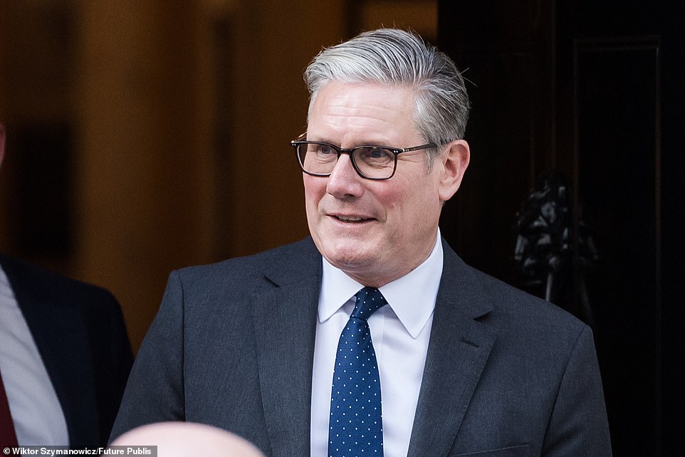 ومع ذلك ، فإن احتمال العودة إلى Abenomics - والتركيز الشديد على التحفيز المالي والنقدي - رفع Nikkei إلى آفاق جديدة. سيكون من الرائع أن تدرك حكومة Keir Starmer أنها قد تنضم قريبًا إلى حلقة Doom. وهذا يعني فهم أفضل لمخاطر أعلى الضرائب على الأعمال والثروة ، وتكاليف التضخم في العدو نحو مصادر الطاقة المتجددة. يحتاج بنك إنجلترا إلى التراجع من اندفاعه المتدلي للاسترخاء على Gilts التي استولت عليها إلى ميزانيتها العمومية منذ الأزمة المالية العظيمة. لا تنفاسك.