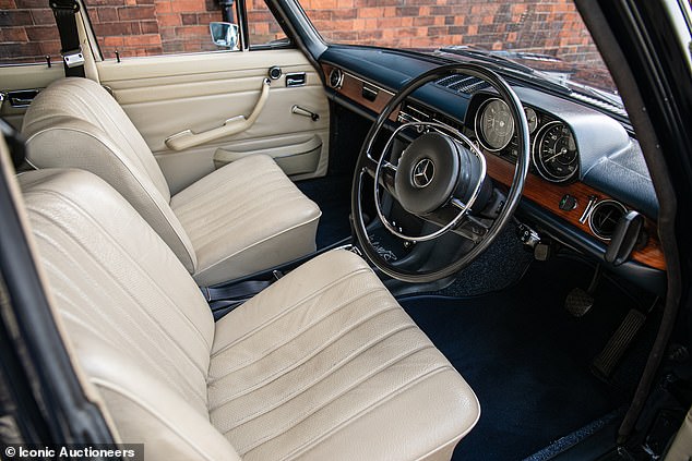 ستذهب إلى المبنى في بيع السيارات في Actice Auctioneers في معرض NEC Classic Motor Show يوم السبت 8 نوفمبر في حالة 