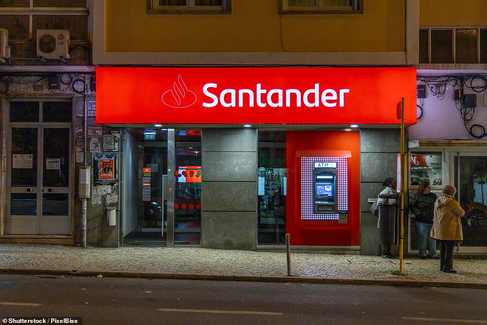 يقول خبراء الرهن العقاري إن الأسعار من المحتمل أن ترتفع تدريجياً هذا الشهر وتحث أولئك الذين يحتاجون إلى إعادة الرهن قريبًا للنظر في القفل في صفقة في وقت مبكر قبل ارتفاع الأسعار. يسمح معظم المقرضين للمقترضين بقفل صفقة جديدة تصل إلى ستة أشهر قبل نهايتهم الحالية ، وما زالوا يتحولون قبل أن يبدأوا إذا وجدوا واحدة أرخص.