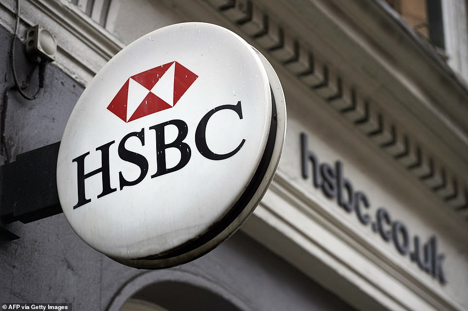 زادت HSBC معدلاتها يوم الاثنين ، وتأتي الأخبار أيضًا بعد أقل من 10 أيام من رفع الباركليز سعر صفقات الرهن العقاري. زيادات Santander بما في ذلك المشي لمسافات طويلة بسعر جميع القروض العقارية المحرك في المنازل الجديدة بمعدلات ثابتة وثلاث سنوات وخمس سنوات بنسبة تصل إلى 0.13 في المائة. ستزداد إصلاحات عشر سنوات بنسبة تصل إلى 0.08 في المائة.