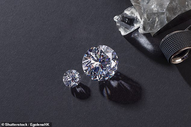 Diamond Dupe: يوفر الماس المزروع في المختبر الكثير من التألق - ولكن من المحتمل أن تقع في القيمة بمجرد شرائها