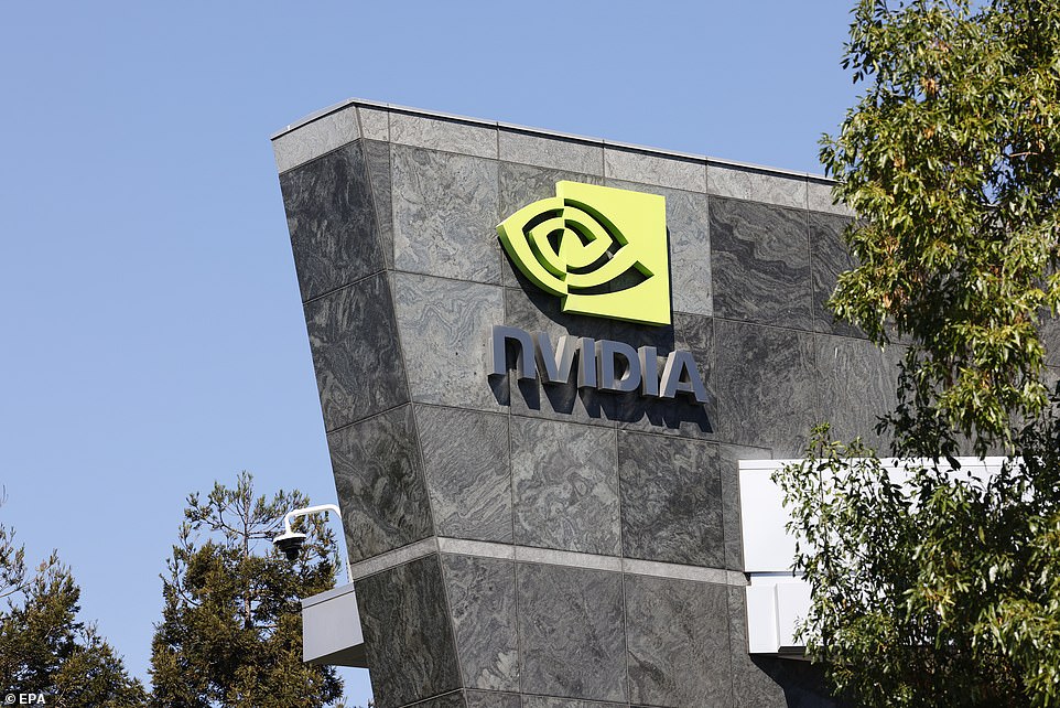 من جانبها ، ستشتري Openai ملايين معالجات Nvidia ، والتي يمكن أن تولد مليارات الدولارات من الإيرادات لصانع الرقائق. وقال برين توكيلتون ، الشريك في إدارة الثروة الأمريكية المطلوبة ، 