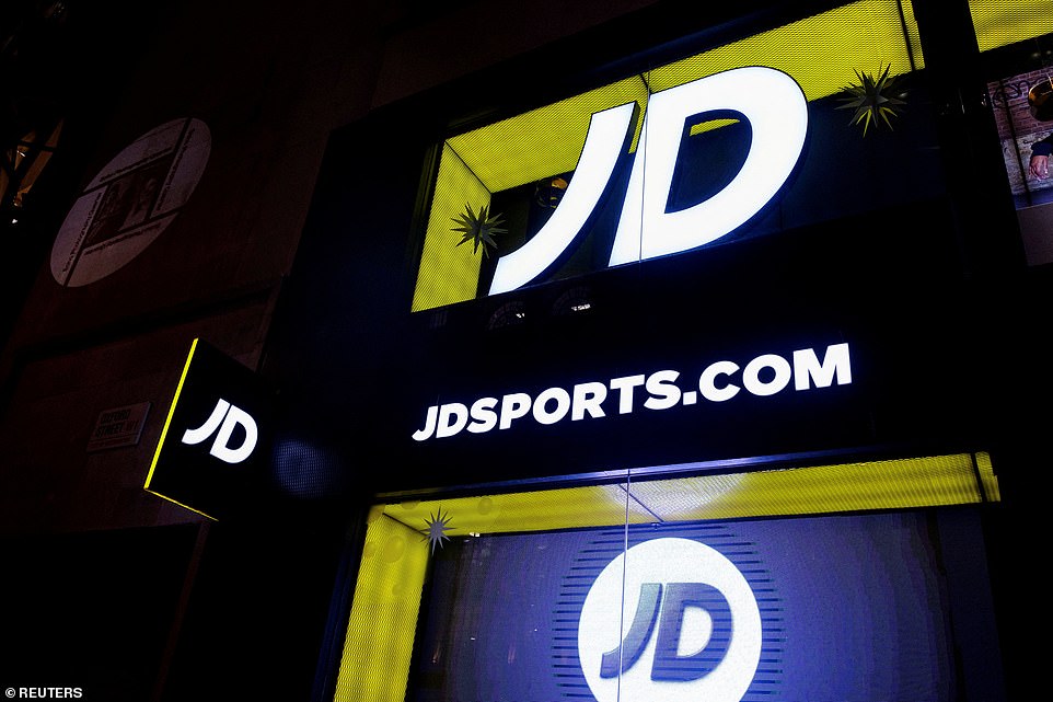 بلغت المبيعات في JD ، التي تعمل في أمريكا الشمالية وأوروبا وآسيا وكذلك المملكة المتحدة ، 5.94 مليار جنيه إسترليني في النصف بينما انخفضت الأرباح بنسبة 13.5 في المائة إلى 351 مليون جنيه إسترليني. في حين أن الأعمال التجارية في بريطانيا كانت قد تعرضت لـ 