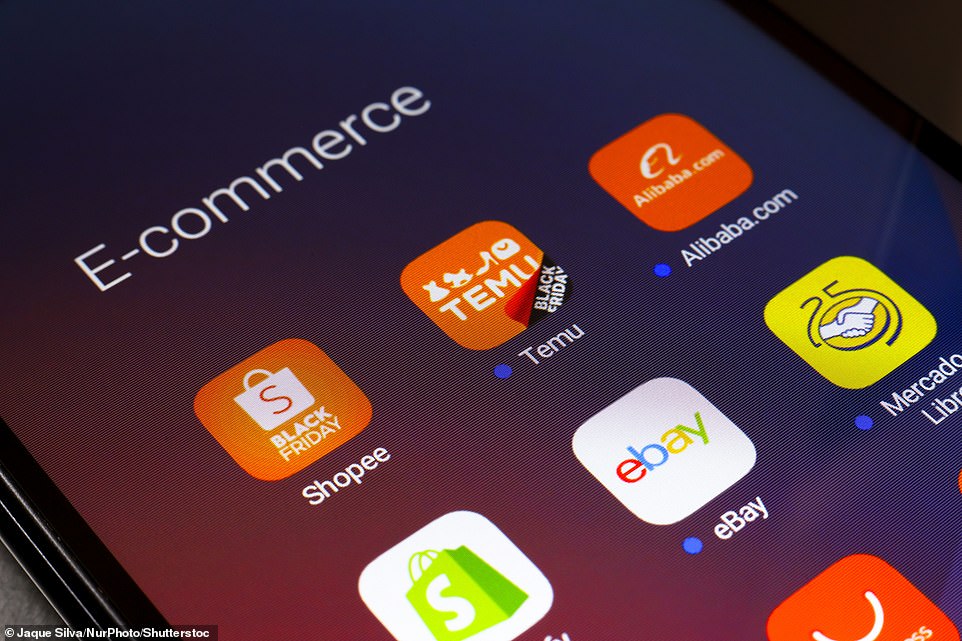 متى؟ اتصلت بـ eBay حول مخاوفها ، وقالت الشركة إن الإفصاح عن الائتمان المطلوب قد تم قصه من أسفل البريد الإلكتروني على بعض الأجهزة بسبب مشكلات تقديم. قال أي؟ تم الآن تصحيح القضية ، حيث ارتفع إخلاء المسئولية إلى أعلى في النشرات الإخبارية لضمان الرؤية.