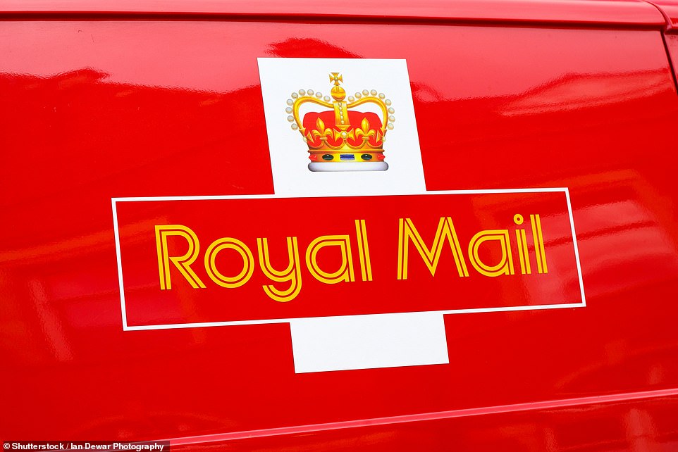 أخبرت IDS المستثمرين في وقت سابق من هذا الشهر أن Royal Mail لديها الآن أكثر من 2000 خزانة و 7500 متاجر+ متاجر و 11500 فرع مكتب البريد و 1200 نقطة خدمة عملاء و 1400 نقطة بعد الطرود. قال الرئيس التنفيذي المؤقت لـ Royal Mail Alistair Cochrane: 'هذا الاستثمار هو إحدى الطرق التي نجعلها Royal Mail أكثر ملاءمة.