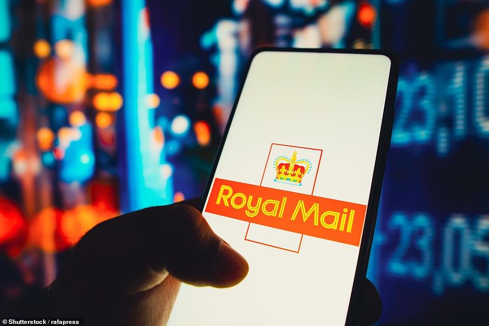 ستشهد الصفقة متاجر جديدة في الشوارع مفتوحة لجمع الطرود وإرسالها وإرجاعها. سوف يبيعون البريد الملكي البريد الإلكتروني لأول مرة ، ويمتدون ساعات بما في ذلك الأمسيات وعطلات نهاية الأسبوع.