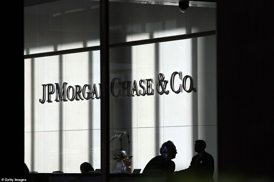ستشمل خدمة JP Morgan¿ الجديدة أعمال Nutmeg ولكن سيتم تقاعد العلامة التجارية لـ Nutmeg. سيشاهد مستخدمو NUTMEG تغيير تطبيق الاستثمار الخاص بهم من 3 نوفمبر. ستقدم المنصة في البداية الاستثمارات المدارة والمعاشات التقاعدية وأدوات التخطيط المالي ومديري العلاقات المتفانين.