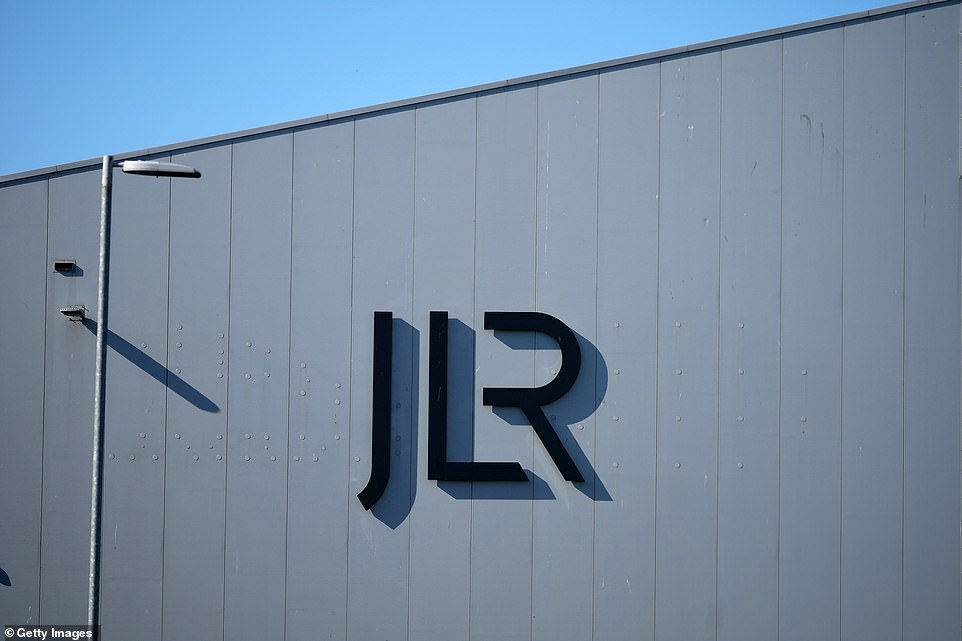 قال JLR في وقت سابق من هذا الأسبوع إن التصنيع سيعيد تشغيله في الأيام القادمة وكان العمال في وضع الاستعداد لاستئناف غدًا ، على الرغم من أن هذا قد يمتد إلى الأسبوع المقبل. إن الاضطراب في JLR هو مجرد سلسلة من الأزمات التي تغمق في التوقعات للصناعة البريطانية - وخلق صداع للحكومة.