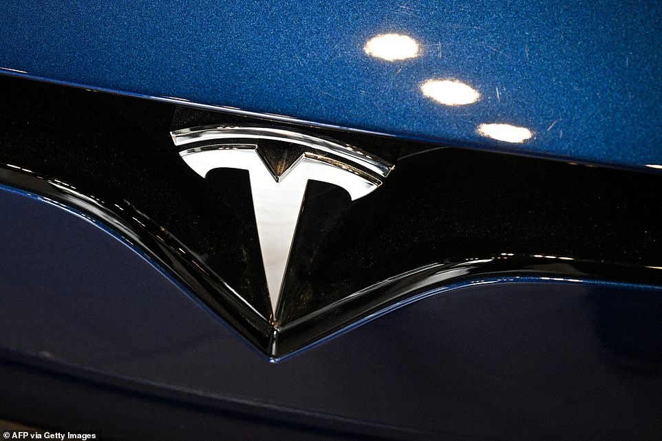 المصالح التجارية Musk¿ تمتد إلى ما وراء Tesla و SpaceX ، ولكن. يقال إن شركة Xai المبتدئ في الذكاء الاصطناعي تبلغ قيمتها 150 مليار جنيه إسترليني. كما أنه يمتلك X ، المعروف سابقًا باسم Twitter ، مجموعة الأنفاق The Poring Company و Neuralink ، التي تزرع رقائق الكمبيوتر في الدماغ.