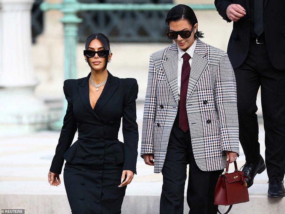 Beauty Tech Group ¿التي يتم تفضيل منتجاتها من قبل أمثال Kim Kardashian و Serena Williams ¿وعملاق مركز البيانات الأمريكي فيرمي ظهرت في لندن الأسبوع الماضي. كما قالت شركة Princes Thina Tuna ، التي تشمل علاماتهم التجارية Branston Baked Beans و Napolina Olive Oil ، إنها تخطط لاكتتاب الاكتتاب العام.