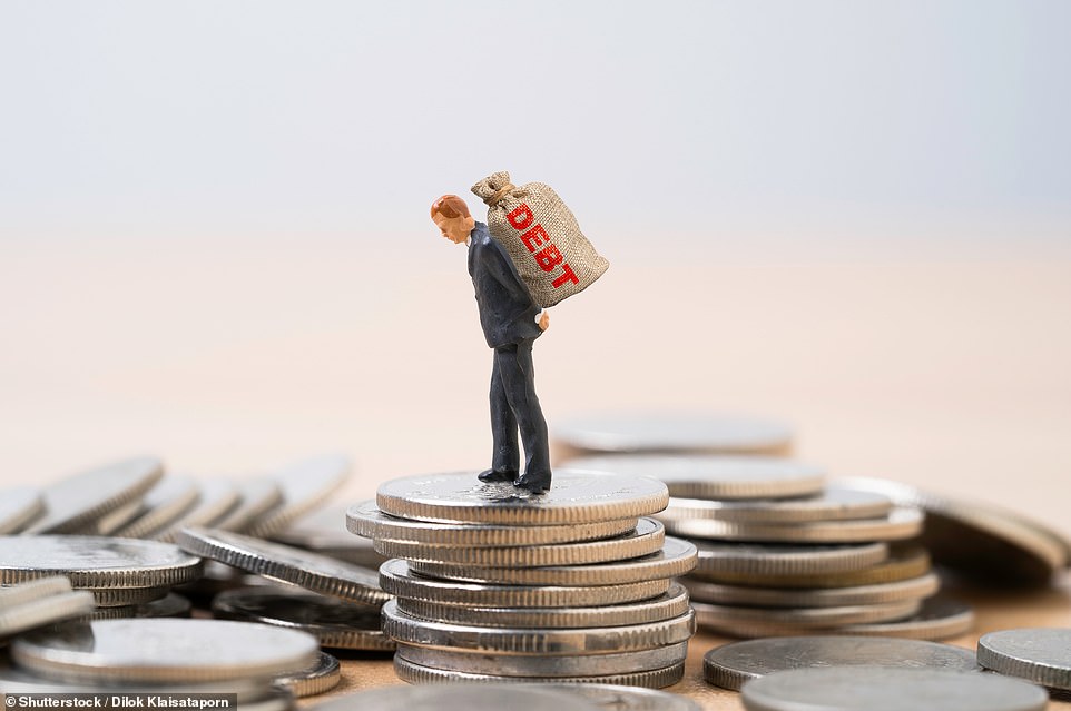 قالت هيلين ديكنسون، الرئيسة التنفيذية لـ BRC، إن انخفاض ثقة المستهلك قبل الميزانية المحتملة لزيادة الضرائب أدى إلى إبعاد العديد من المتسوقين في سبتمبر. ووجد استطلاع BCC أن 59 في المائة من الشركات تشير الآن إلى الضرائب باعتبارها مصدر قلق - مقارنة بـ 36 في المائة فقط قبل ميزانية العام الماضي. ووجد التقرير أيضًا