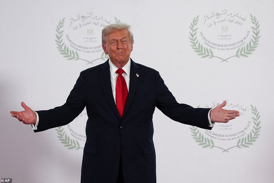 ومن البديهي أن الأسواق تكره عدم اليقين، وهناك الكثير من الأمور في الوقت الحاضر. ويتعين عليهم أن يتعاملوا مع التداعيات الناجمة عن نظام الظل المصرفي، حيث يتم امتصاص الصدمات الناجمة عن فشل مجموعة مكونات المحركات