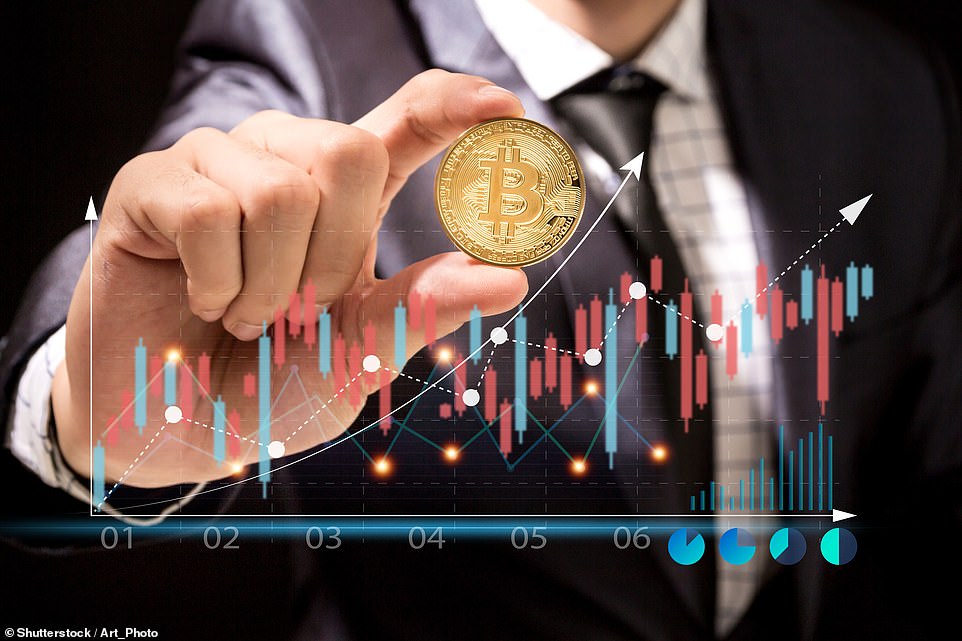 لمعرفة المبلغ الذي ستحتاجه في مدخرات الطوارئ، فإن الخطوة الأولى هي التفكير في عدد الأشهر التي تحتاج إلى تغطيتها من الأساسيات. يعتمد مدى تواجدك في النطاق من ثلاثة إلى ستة أشهر أو من سنة إلى ثلاث سنوات على ظروفك. إذا كان هناك عدد من الأشخاص الذين يعتمدون على دخلك، وكنت تعاني من مشاكل صحية في الماضي أو كان دخلك غير آمن، فقد ترغب في التفكير في الاحتفاظ بمزيد من النقود. يجب عليك أيضًا أن تفكر في عدد أصحاب الدخل في عائلتك وأي غطاء تأميني لديك. الخطوة التالية هي مراجعة إنفاقك وعزل الأشياء التي لا يمكنك العيش بدونها حقًا، وما هي تكلفتها. سيكشف هذا عما يجب أن تهدف إلى الحصول عليه نقدًا. للبدء في إنشاء صندوق ادخار للطوارئ، يمكنك إعداد خصم مباشر شهري في حساب توفير، مما يوفر القليل وفي كثير من الأحيان.