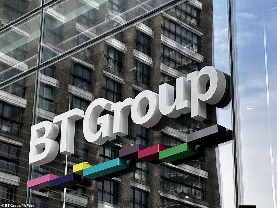 تدفع BT Group حوالي 375 مليون جنيه إسترليني في أسعار الأعمال سنويًا لشبكة Openreach ذات النطاق العريض، وأسعار أخرى للمكاتب والمحلات التجارية. وحذرت من أن عمليات البنية التحتية الخاصة بها مستعدة لزيادة المدفوعات بعد أن قال ريفز إن المباني التي تبلغ قيمتها المقدرة أكثر من 500 ألف جنيه إسترليني تواجه نطاق ضريبي أعلى، ومن المتوقع تأكيد المعدل النهائي في الميزانية في 26 نوفمبر.