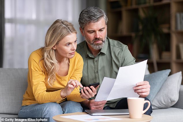 يعتقد الخبراء أنه من غير المرجح أن تقوم السيدة ريفز برفع ضريبة أرباح رأس المال مرة أخرى في ميزانيتها (الصورة التي طرحتها العارضات)