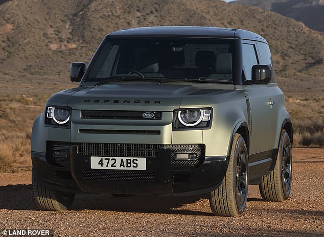 حققت شركة Land Rover نجاحًا كبيرًا من خلال سيارة Defender الحديثة، والتي أصبحت الآن أكثر منتجاتها شهرة