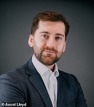 يقول آرون باناسيك إن قواعد CGT تعتمد على ما إذا كان شخص ما 