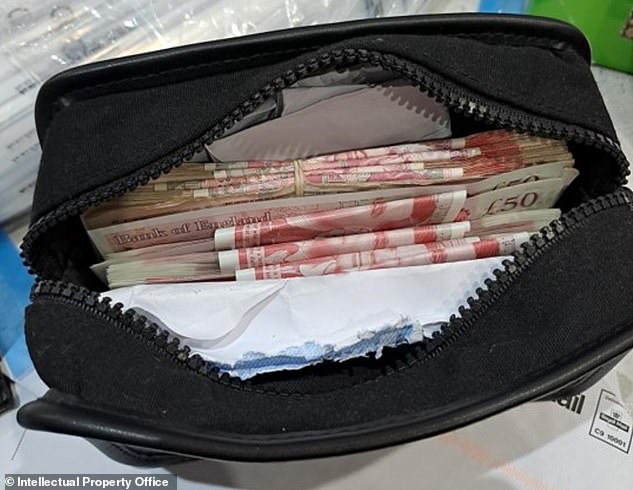 وكشفت مداهمة لندن أيضًا عن حزم نقدية مرتبطة ببيع قطع غيار السيارات المزيفة، مما يعرض السائقين لمخاطر كبيرة