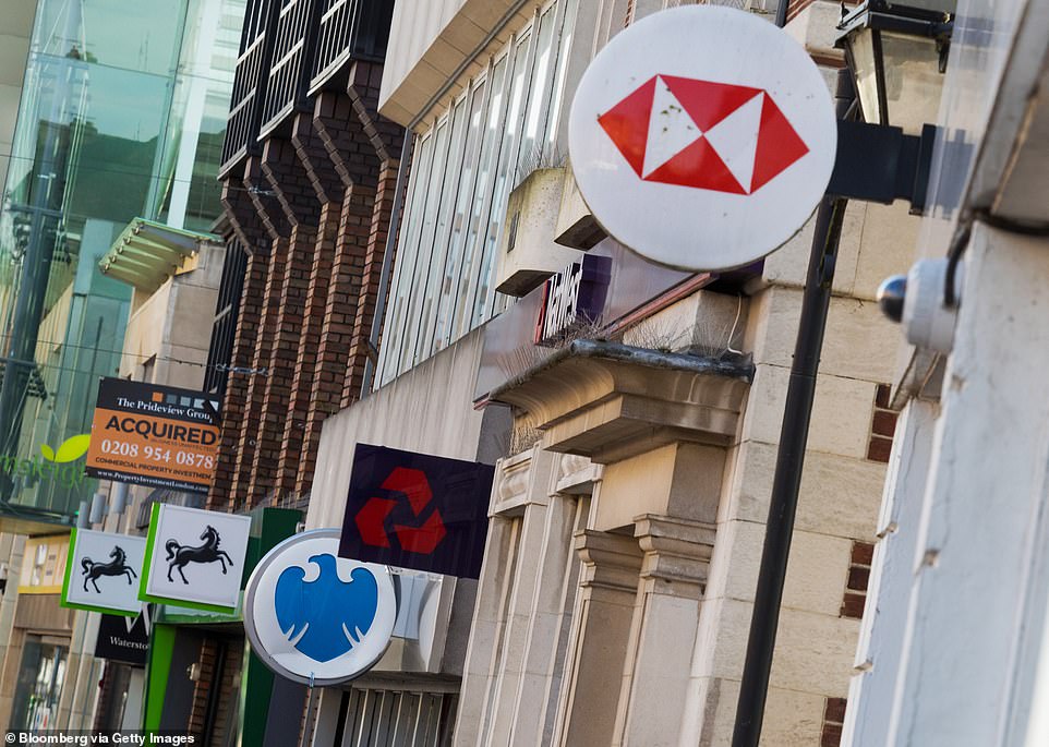 لكن العديد من المدخرين المخلصين لـ NatWest يمكن استبعادهم في البرد. لا يمكنك الحصول على هذا المعدل إذا كنت قد فتحت بالفعل حسابًا نقديًا بسعر فائدة ثابت مع البنك في هذه السنة الضريبية، والتي بدأت في 6 أبريل.