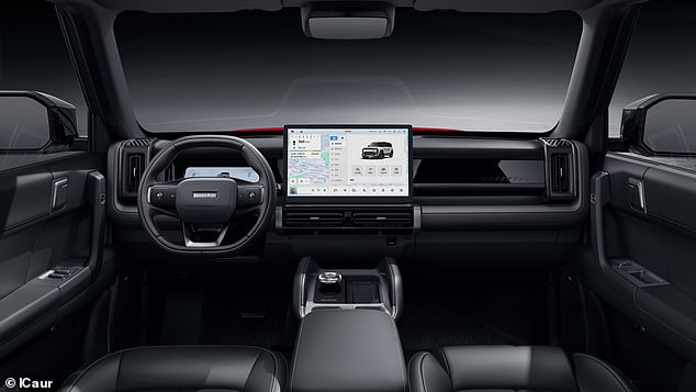 التصميم الداخلي هنا، يختلف قليلاً عن الإصدار الذي اختبرناه، ولا يزال يحتوي على نفس الشاشة مقاس 15.4 بوصة والراحة التي تلبي النفعية