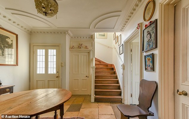 جراند: الملكية مليئة بالميزات والسحر القديم