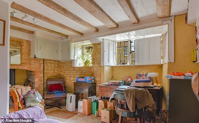 جذاب: على الرغم من أن العقار كبير، إلا أنه مليء بالمساحات المريحة