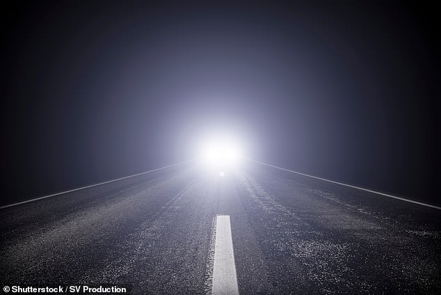 وتشير الدراسة إلى أن تصميم السيارة ومعايير إضاءة السيارة المحدثة يمكن أن يلعبا دورًا في التخفيف من المشكلة