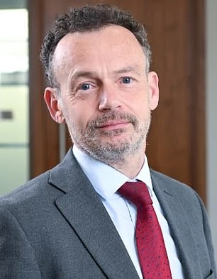 جون كونليف: الاحتكار هو في الأساس لعبة استراتيجية، وتخصيص رأس المال، وإدارة المخاطر، والتفاوض، وحتمًا الحظ.