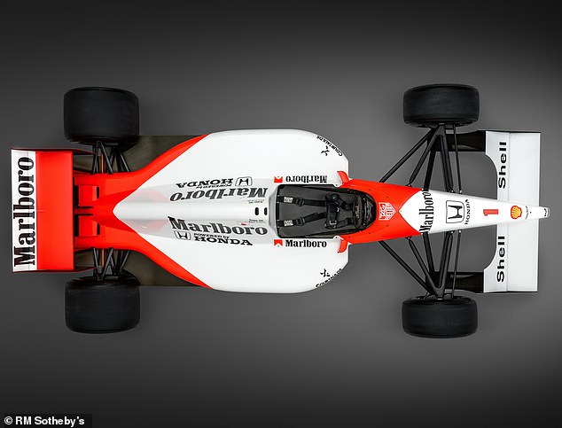 فاز سينا ​​بأول سباق له على أرضه في الفورمولا 1. لقد قاد من المركز الأول، لكن الفوز لم يكن خاليًا من الكثير من الدراما ...