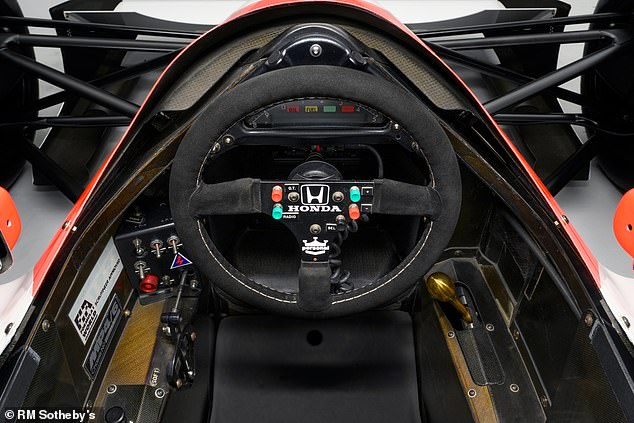 كان الهيكل MP4/6/1 هو أول تجربة لسينا مع آلة هوندا التي تعمل بمحرك V12 والتي ستحمله إلى بطولة العالم الثالثة والأخيرة.