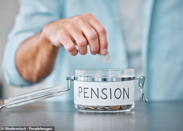 أواني المعاشات التقاعدية: أطلع مسؤولو الخزانة بشكل خاص على أن حد المبلغ المقطوع المعفى من الضرائب البالغ 268.275 جنيهًا إسترلينيًا لن يتم تحديد سقف له - على الرغم من رفضهم التعليق على السجل