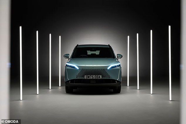 سيتمكن المشترون من الاختيار من بين مستويين من القطع، يدعى Knight وNoble، ومواصفات المحرك