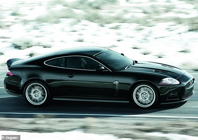 سيتعين عليك البحث جاهدًا للعثور على واحد من 50 مثالًا على المقود الأيمن على الطريق، ولكن العثور على واحد ولا بد أن تزيد قيمته