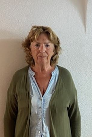 لا تزال كارول نايلور تتعامل مع الندوب المالية الناجمة عن طلاقها بعد مرور 40 عامًا