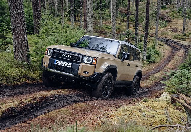 توفر سيارة تويوتا لاند كروزر المكتنزة متعة جريئة وغير صحيحة سياسياً