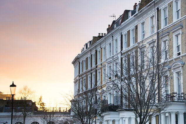 كئيب: انخفضت أسعار المنازل في لندن، ويرجع ذلك جزئيًا إلى التكهنات بشأن زيادة ضريبة الميزانية