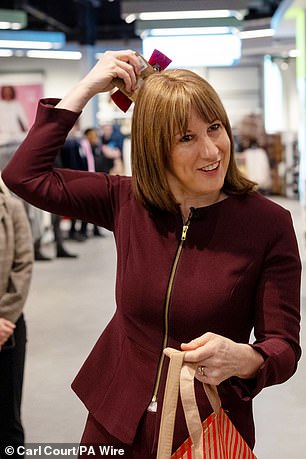 ومن المقرر أن يرفع المستشار الضرائب مرة أخرى في الميزانية يوم الأربعاء