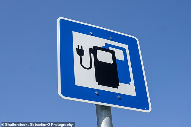 كان هناك أمل في أن يقوم المستشار أخيرًا بتخفيض رسوم ضريبة القيمة المضافة العامة بعد سنوات من الحملات الصناعية. على الرغم من أنه يمكن أن يأتي كجزء من مراجعة الرسوم العامة، إلا أنه لم يتم تقديمه اليوم